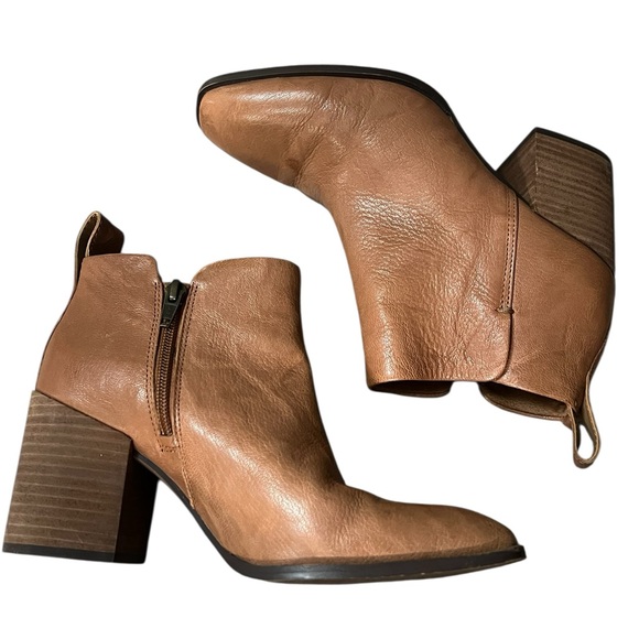 Vionic Lyses tan toffee leather block heel ankle boots with zipper closure - Picture 7 of 9